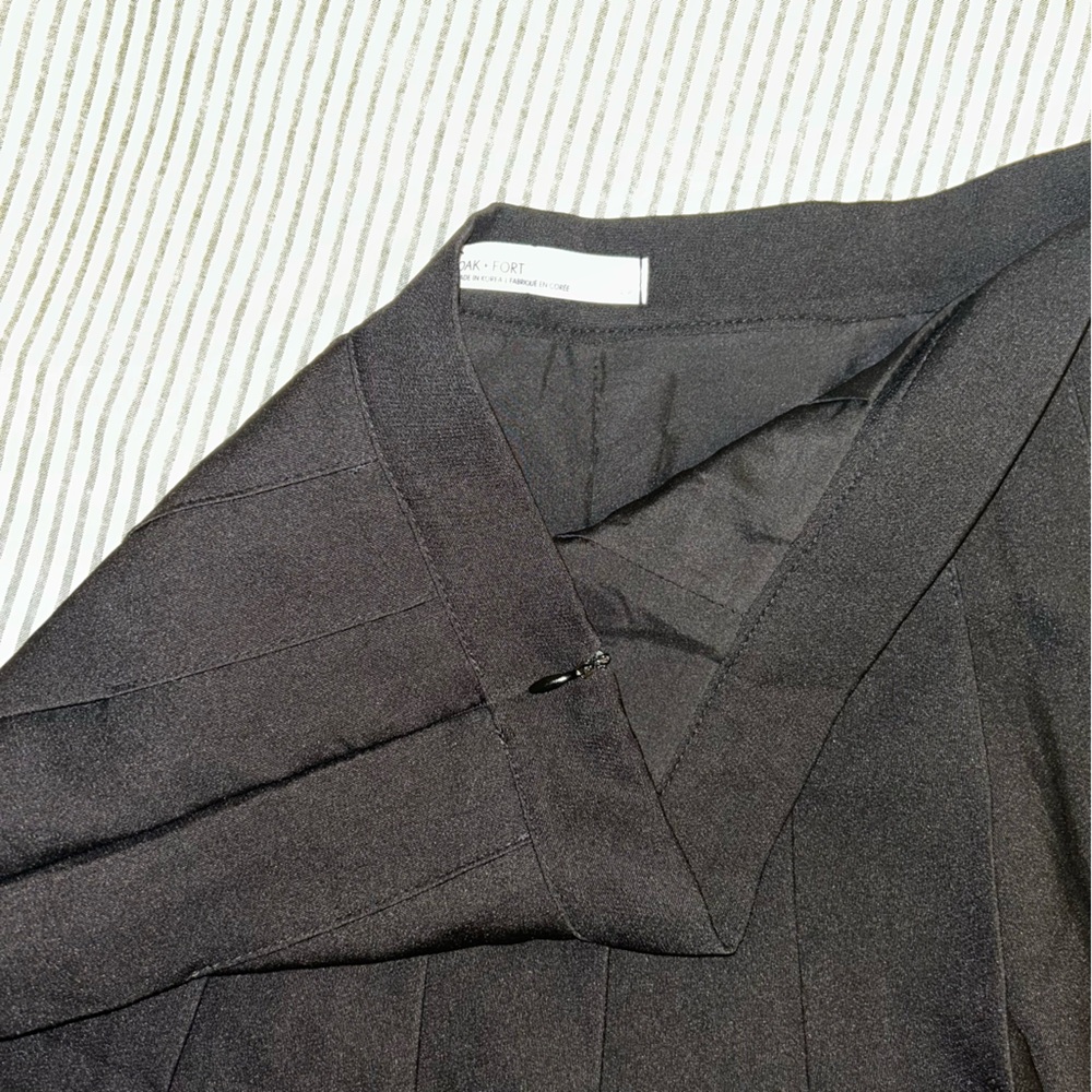 OAK + FORT Black Pleated Mini Skirt - Picture 5 of 7